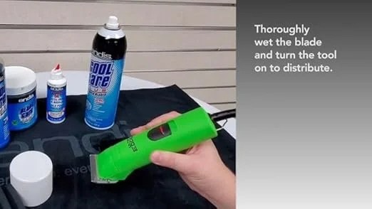 Andis Professional UltraEdge Super 2-Speed Detachable Blade Dog/Pet Clipper, Rotary Motor with Shatter-Proof Housing, Runs Calm &amp; Silent, 14-Inch Cord, for All Dog Coats &amp; Breeds, 120 Volts, Green