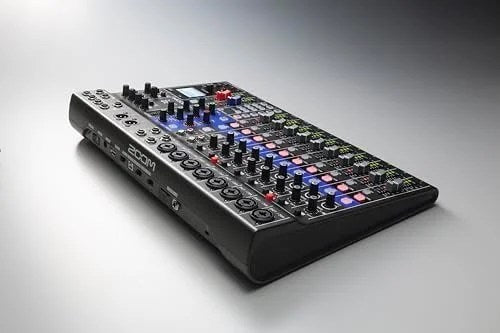 Zoom L-12 -Channel Mixer – Powered